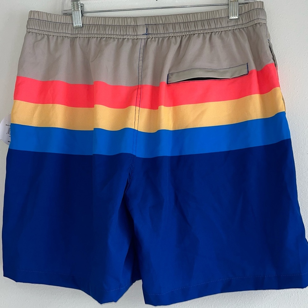 Buc-ees Classic Swim Trunks NWT Men’s Multi Stripe Pockets Drawstring Size 2XL - Picture 2 of 5